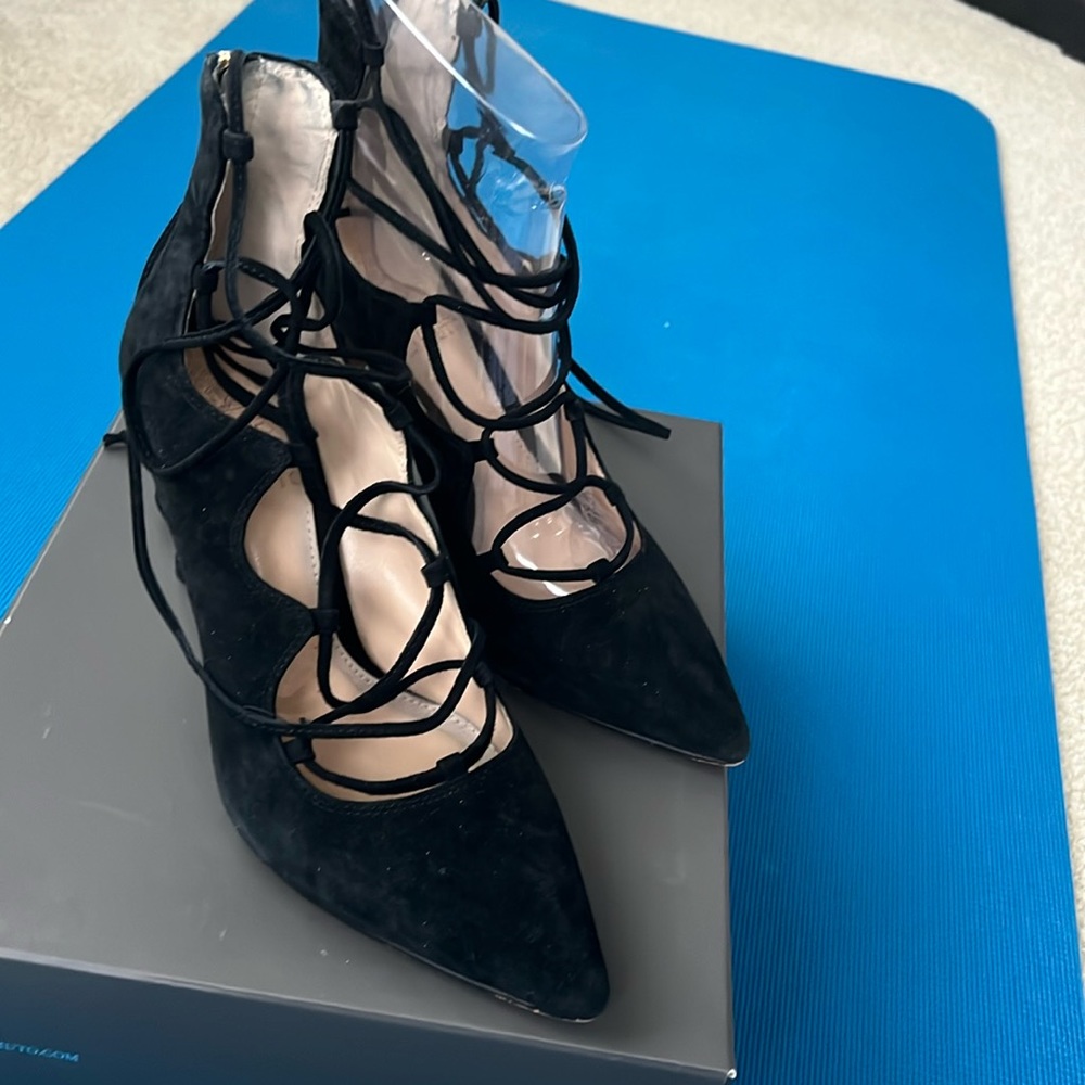 Vince Camuto Barsha Lace-Up Pumps 7.5M Black Suede